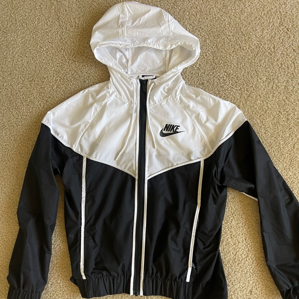 nike windbreaker